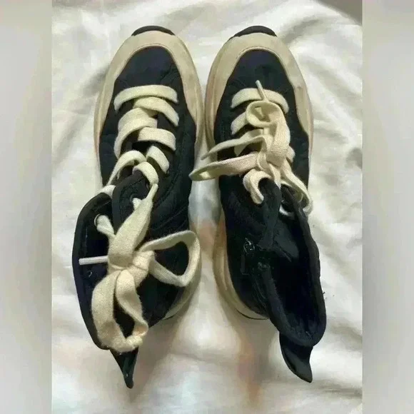 Zara Girls Size 1 High Top Quilted Shoes Black Cream - Picture 8 of 8
